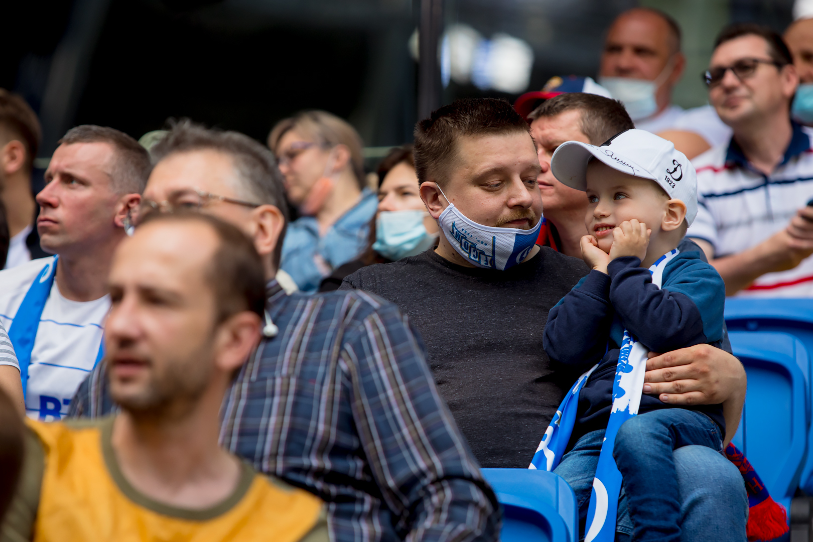 Болельщики на матче «Динамо» — ЦСКА