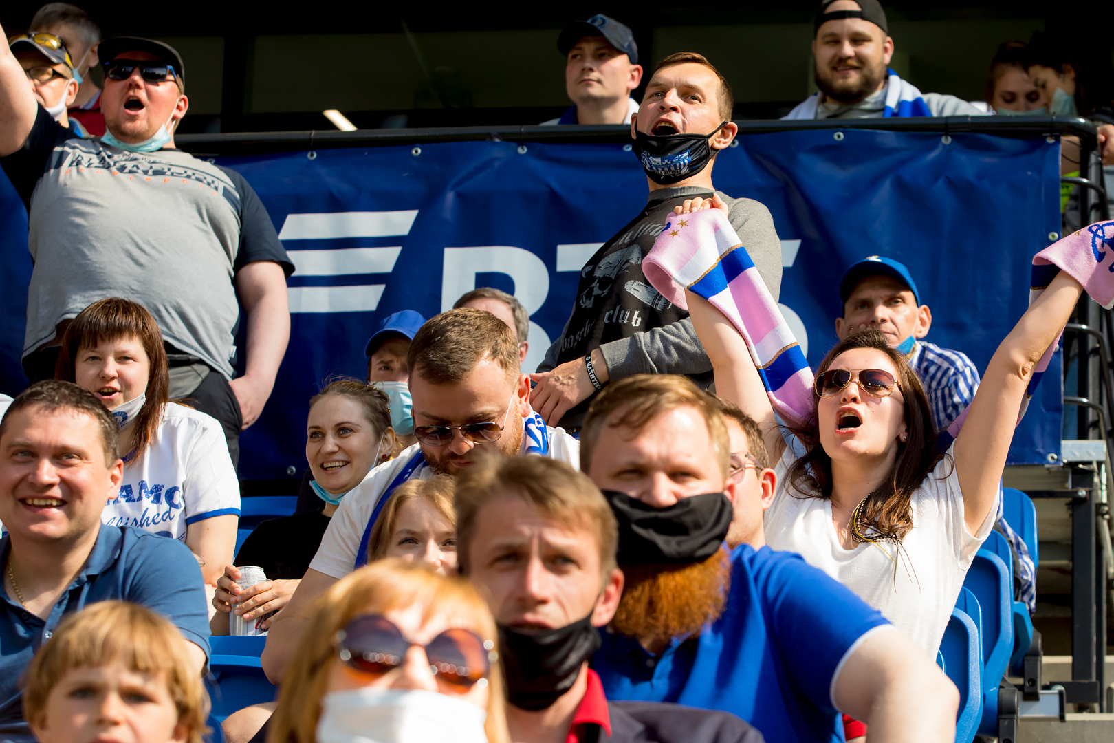 Болельщики на матче «Динамо» — ЦСКА