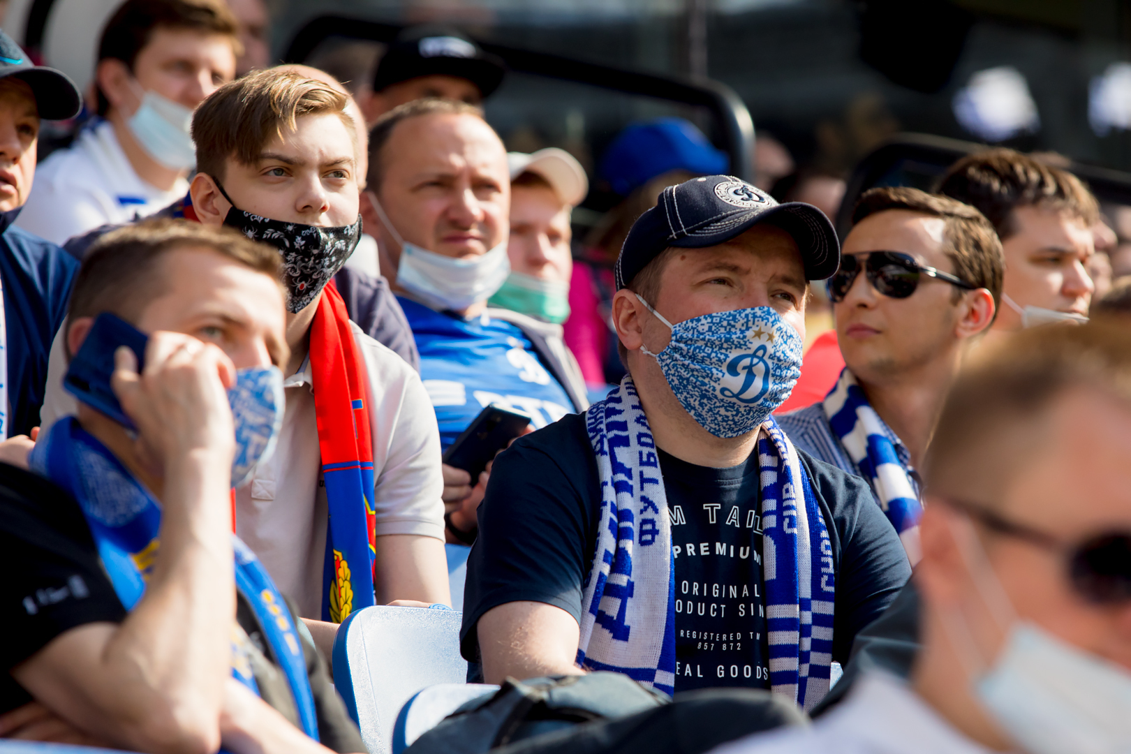 Болельщики на матче «Динамо» — ЦСКА