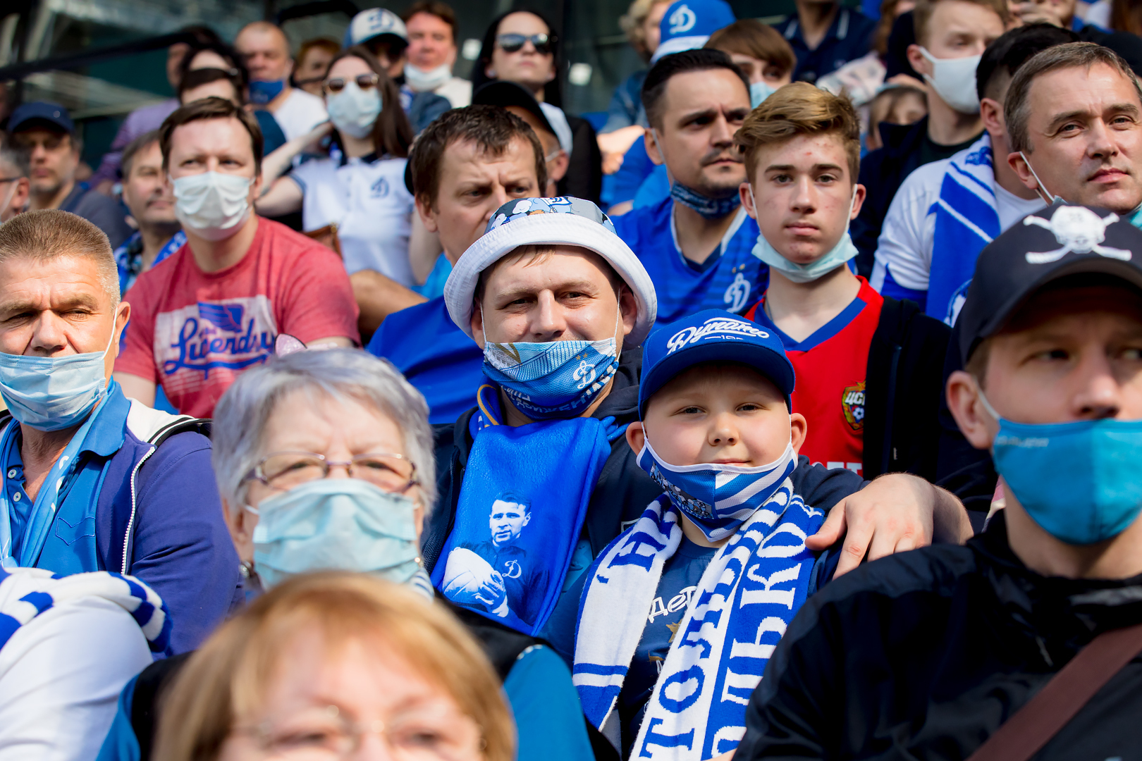 Болельщики на матче «Динамо» — ЦСКА