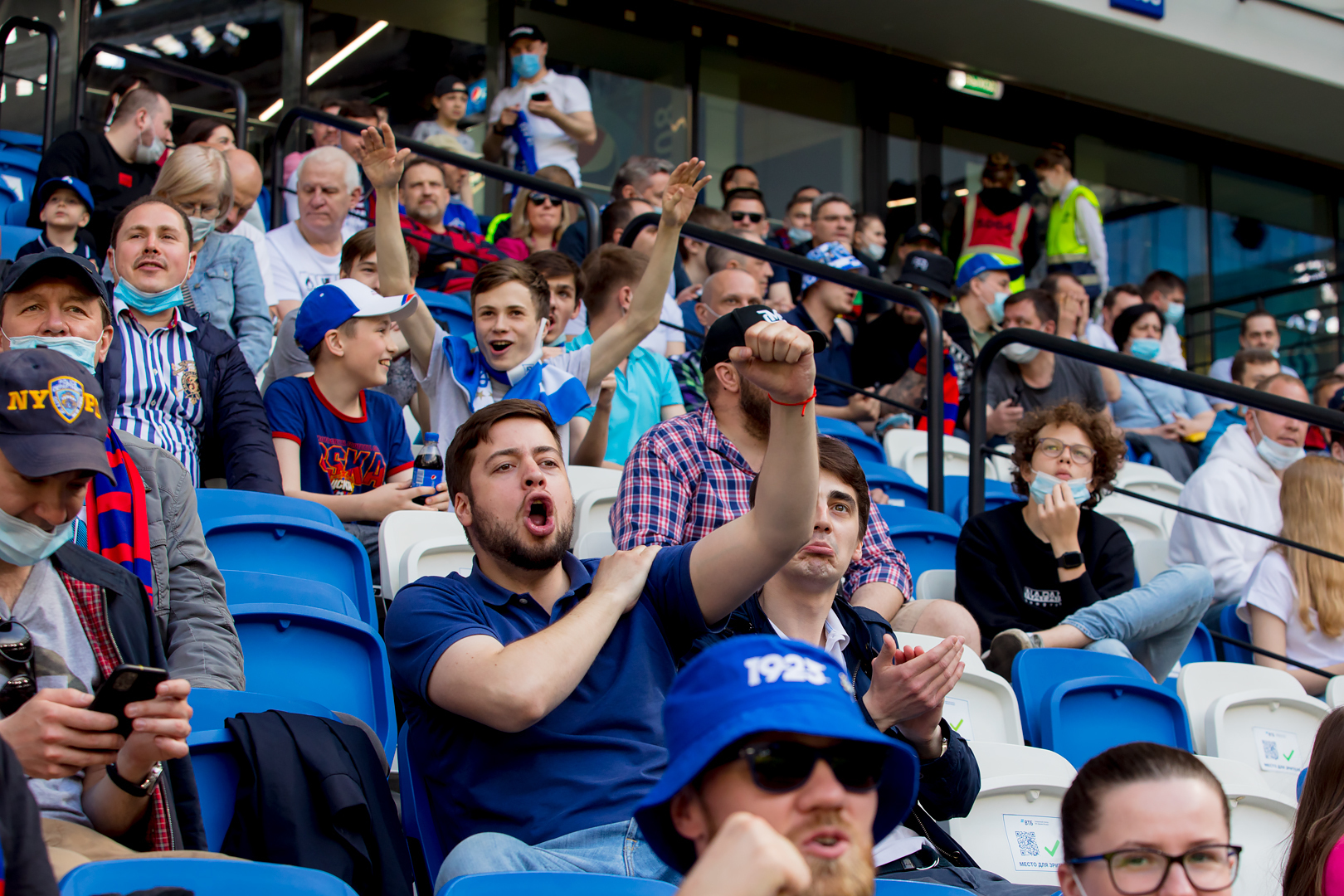 Болельщики на матче «Динамо» — ЦСКА