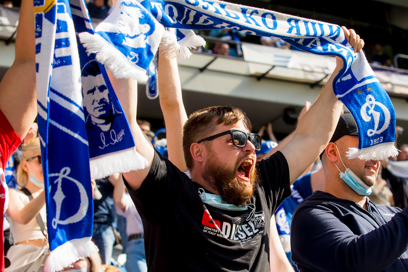 Болельщики на матче «Динамо» — ЦСКА