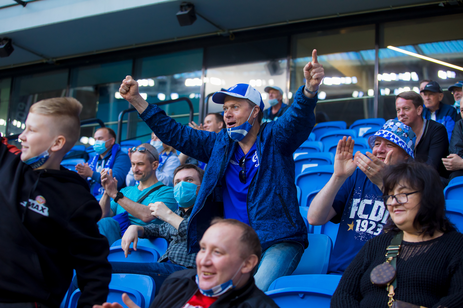 Болельщики на матче «Динамо» — ЦСКА