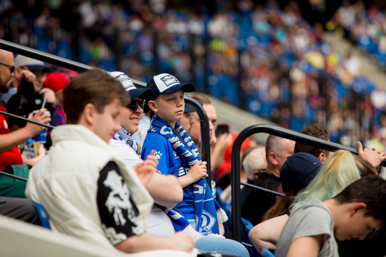 Болельщики на матче «Динамо» — ЦСКА