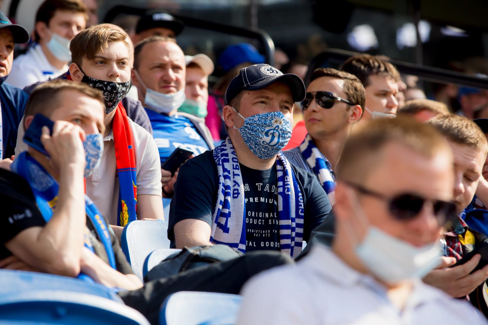 Болельщики на матче «Динамо» — ЦСКА