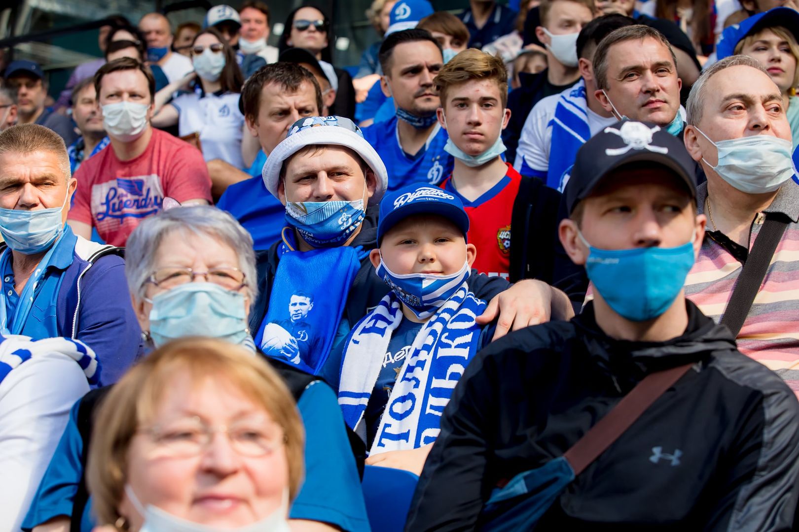 Болельщики на матче «Динамо» — ЦСКА