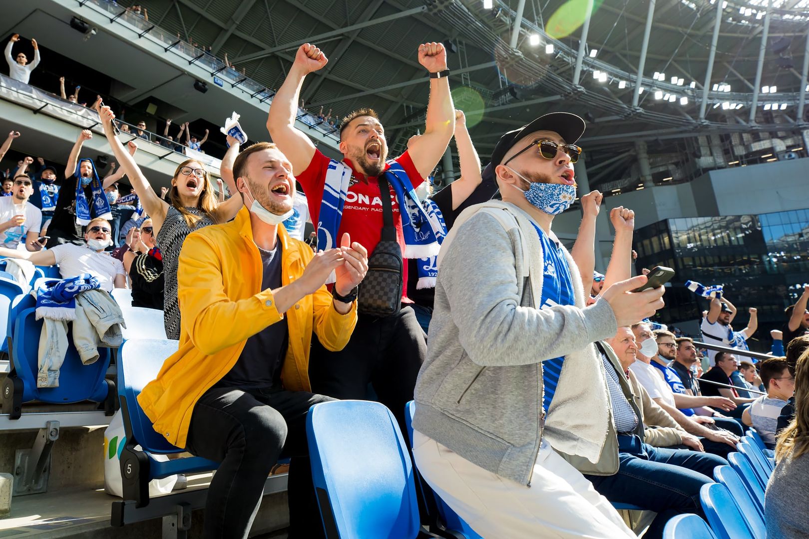 Болельщики на матче «Динамо» — ЦСКА