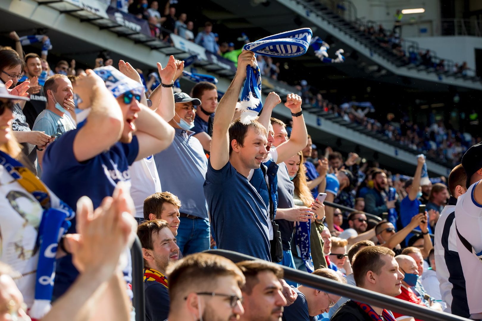 Болельщики на матче «Динамо» — ЦСКА