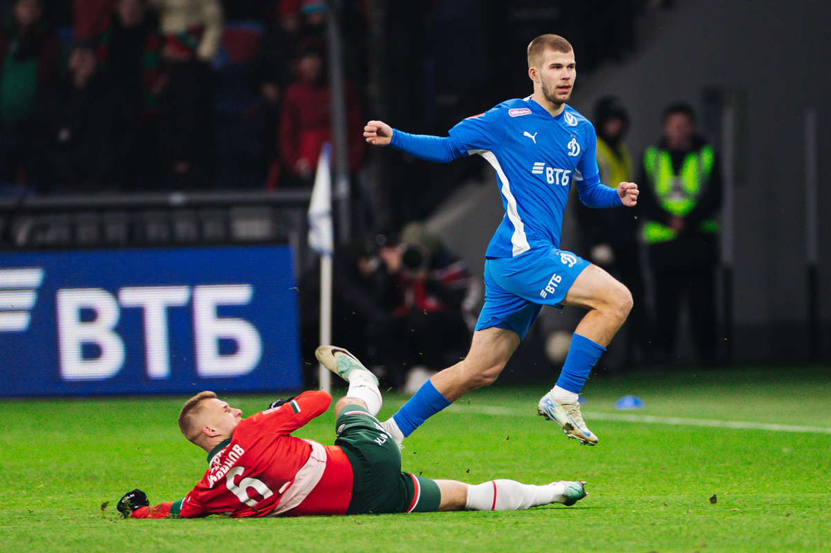 Reportaje fotográfico del partido de copa en casa contra el Lokomotiv