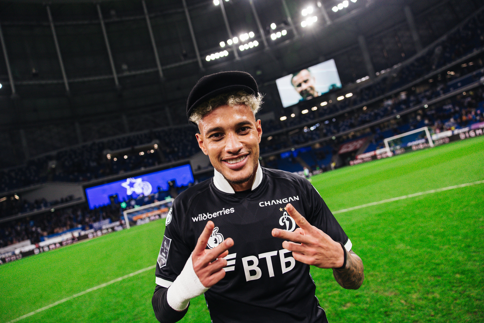 Фоторепортаж с домашнего кубкового матча против «Крыльев Советов»