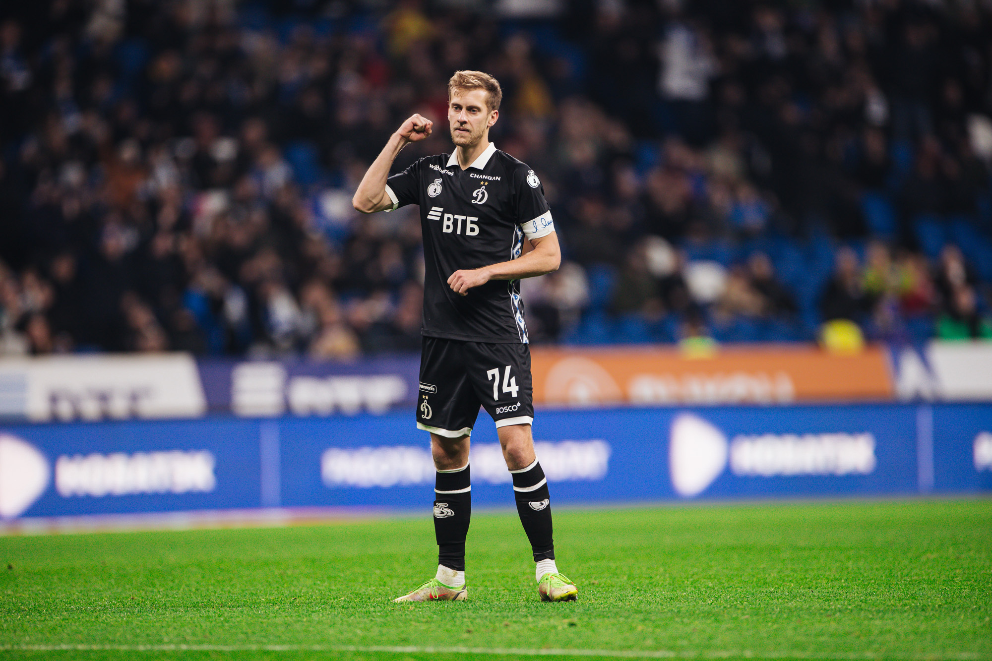 Фоторепортаж с домашнего кубкового матча против «Крыльев Советов»