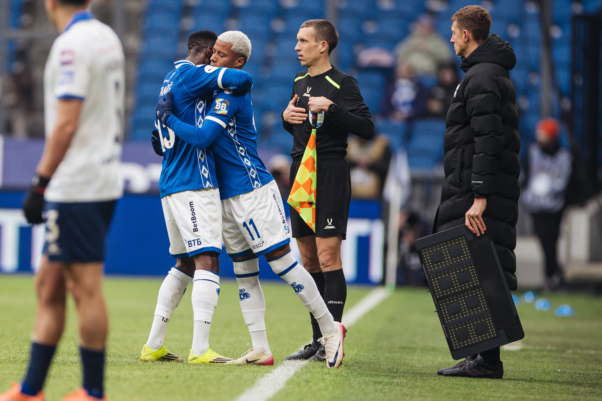 Фоторепортаж с домашнего матча против «Крыльев Советов»