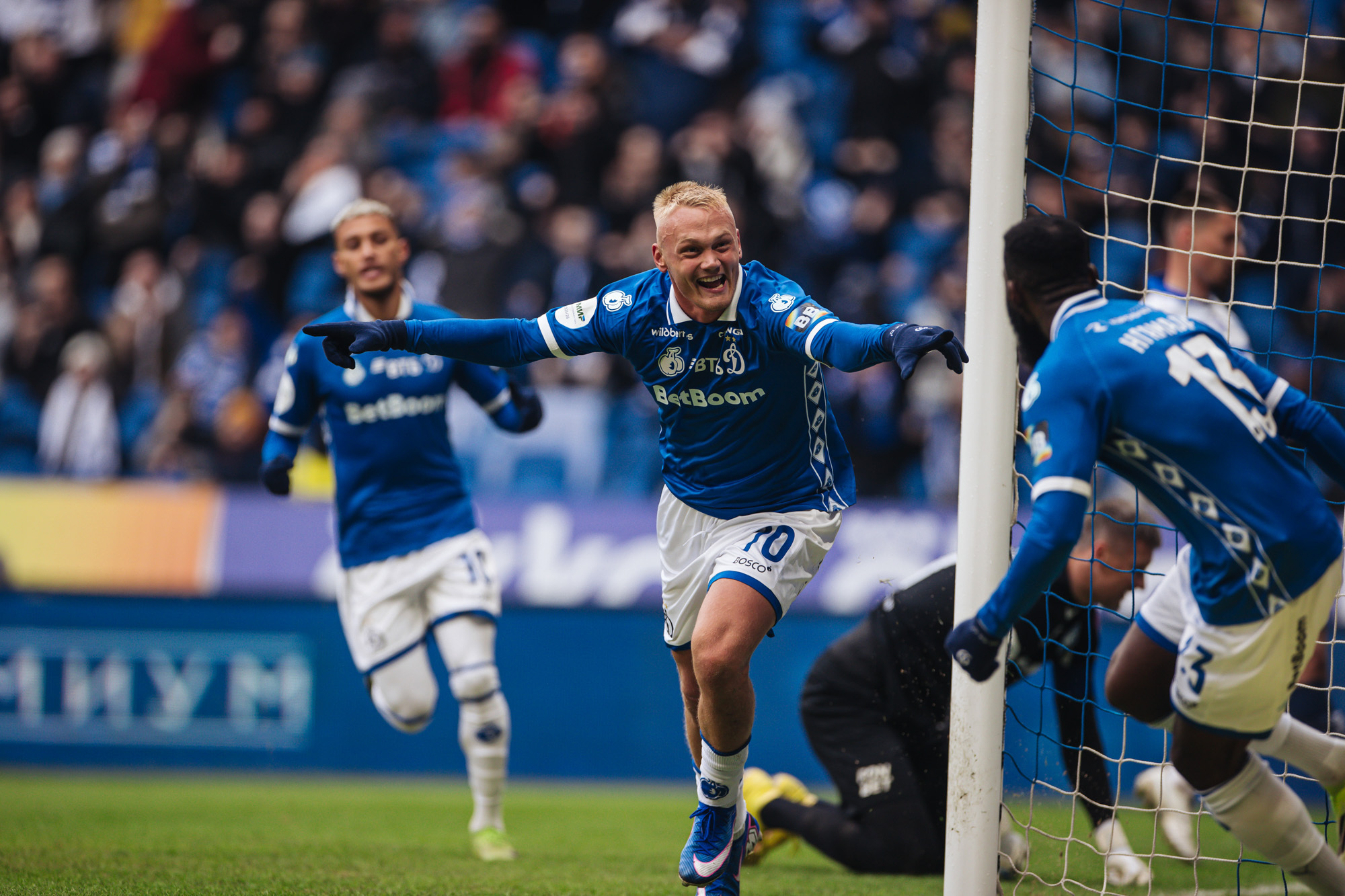 Фоторепортаж с домашнего матча против «Крыльев Советов»