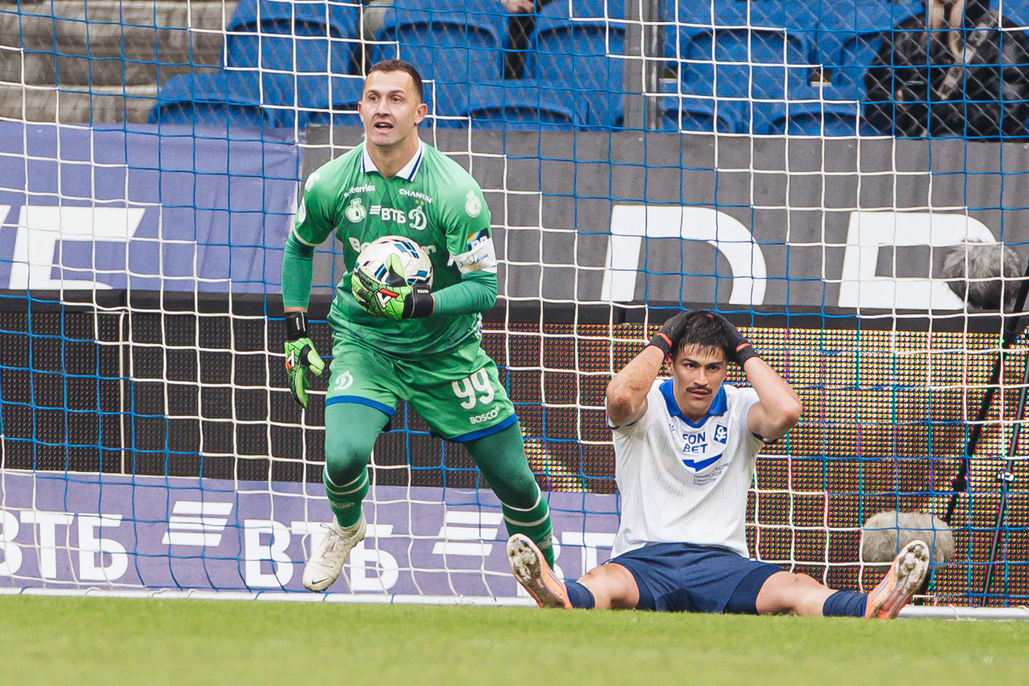 Фоторепортаж с домашнего матча против «Крыльев Советов»