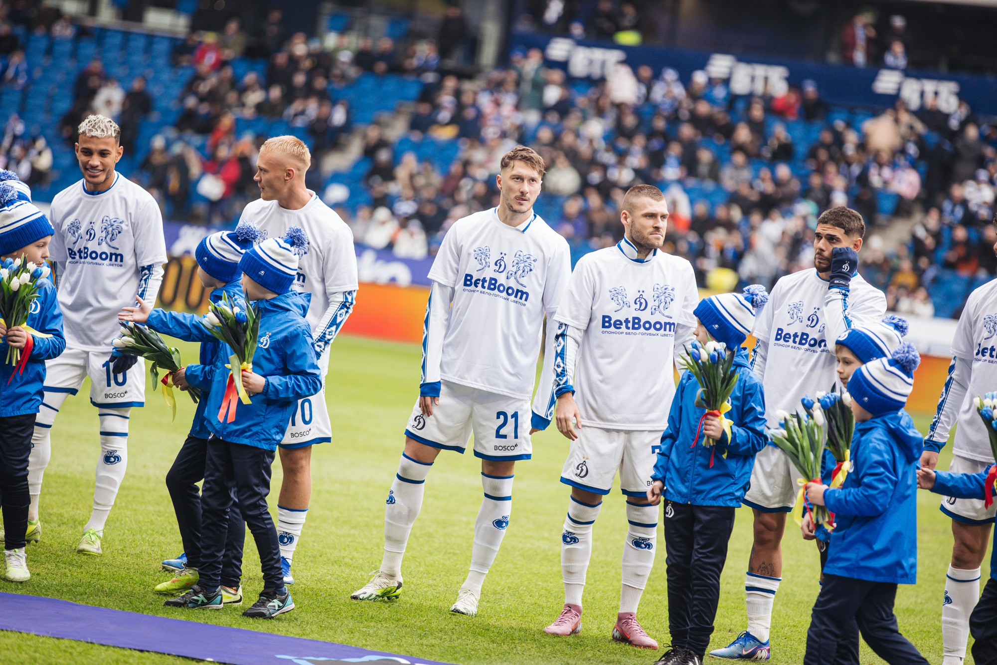 Фоторепортаж с домашнего матча против «Крыльев Советов»