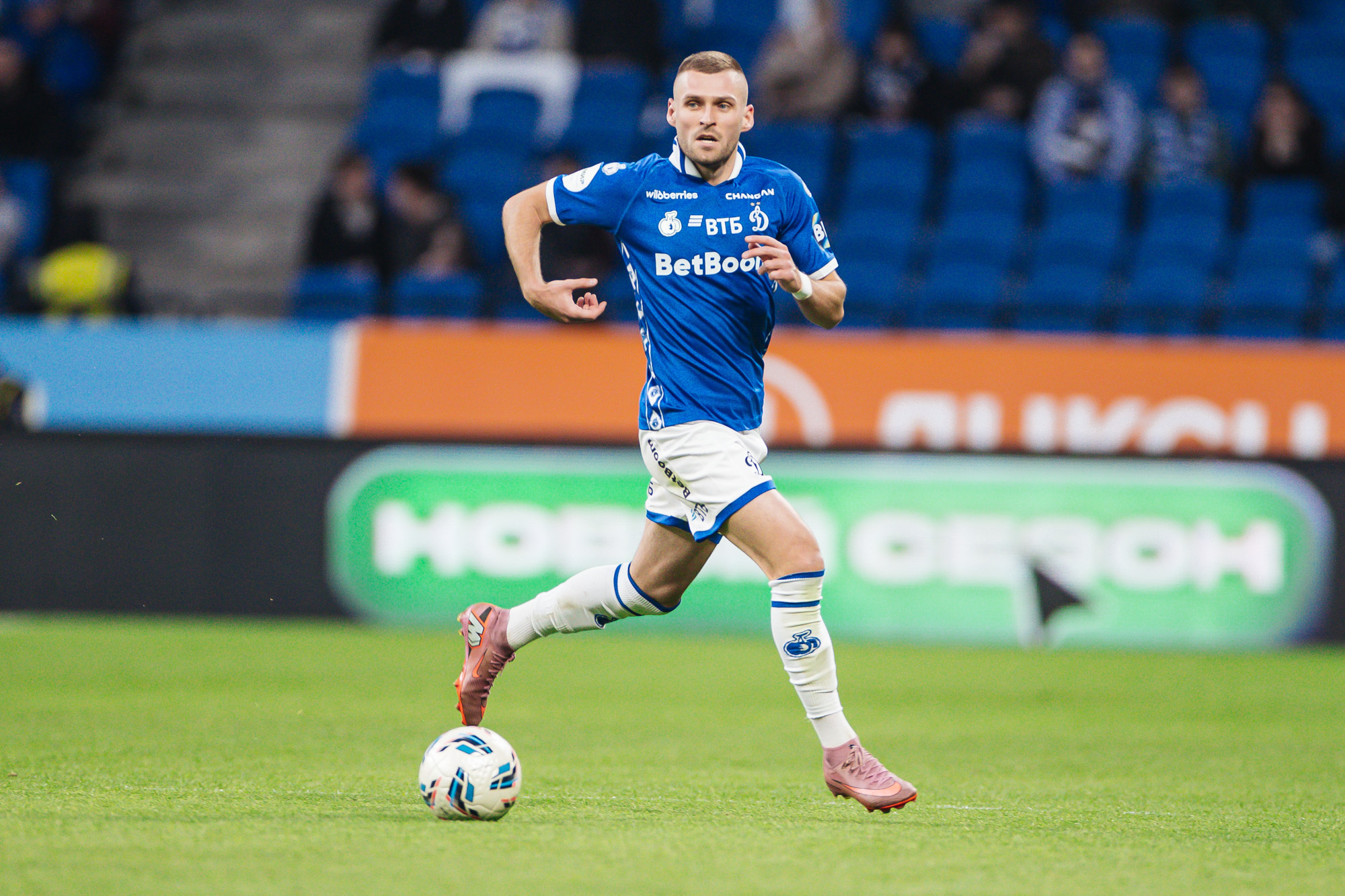 Фоторепортаж с домашнего матча против «Оренбурга»