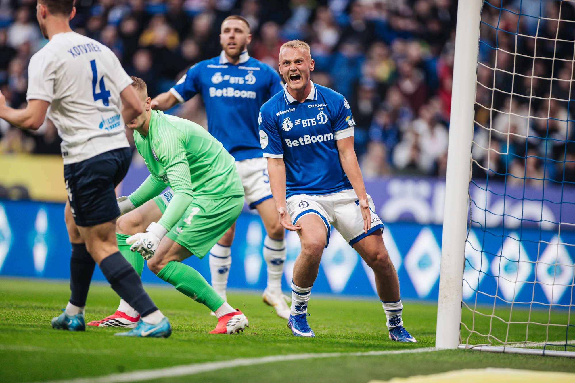 Фоторепортаж с домашнего матча против «Оренбурга»