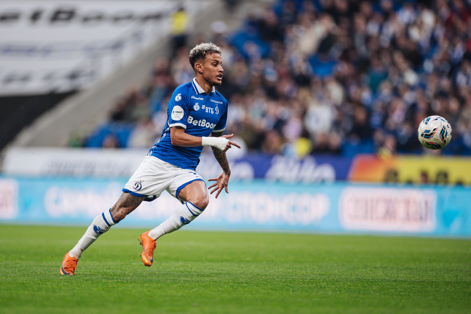 Фоторепортаж с домашнего матча против «Оренбурга»