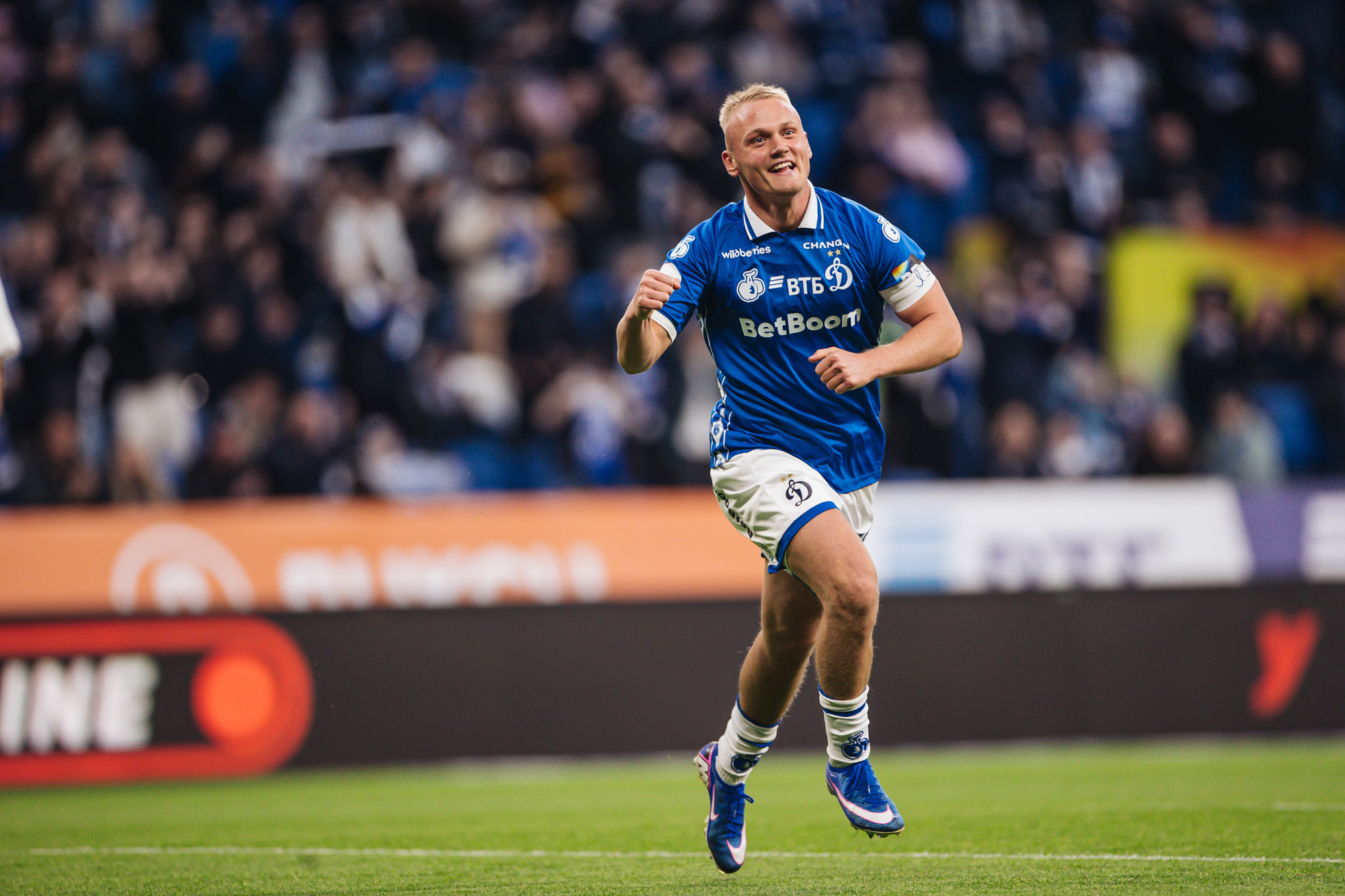 Фоторепортаж с домашнего матча против «Оренбурга»