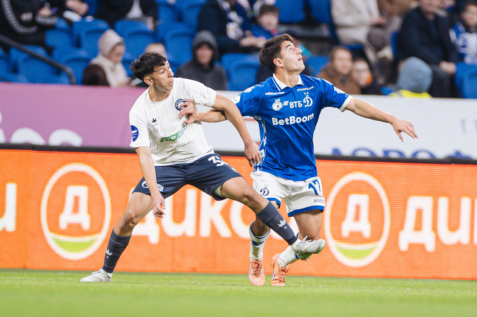 Фоторепортаж с домашнего матча против «Оренбурга»