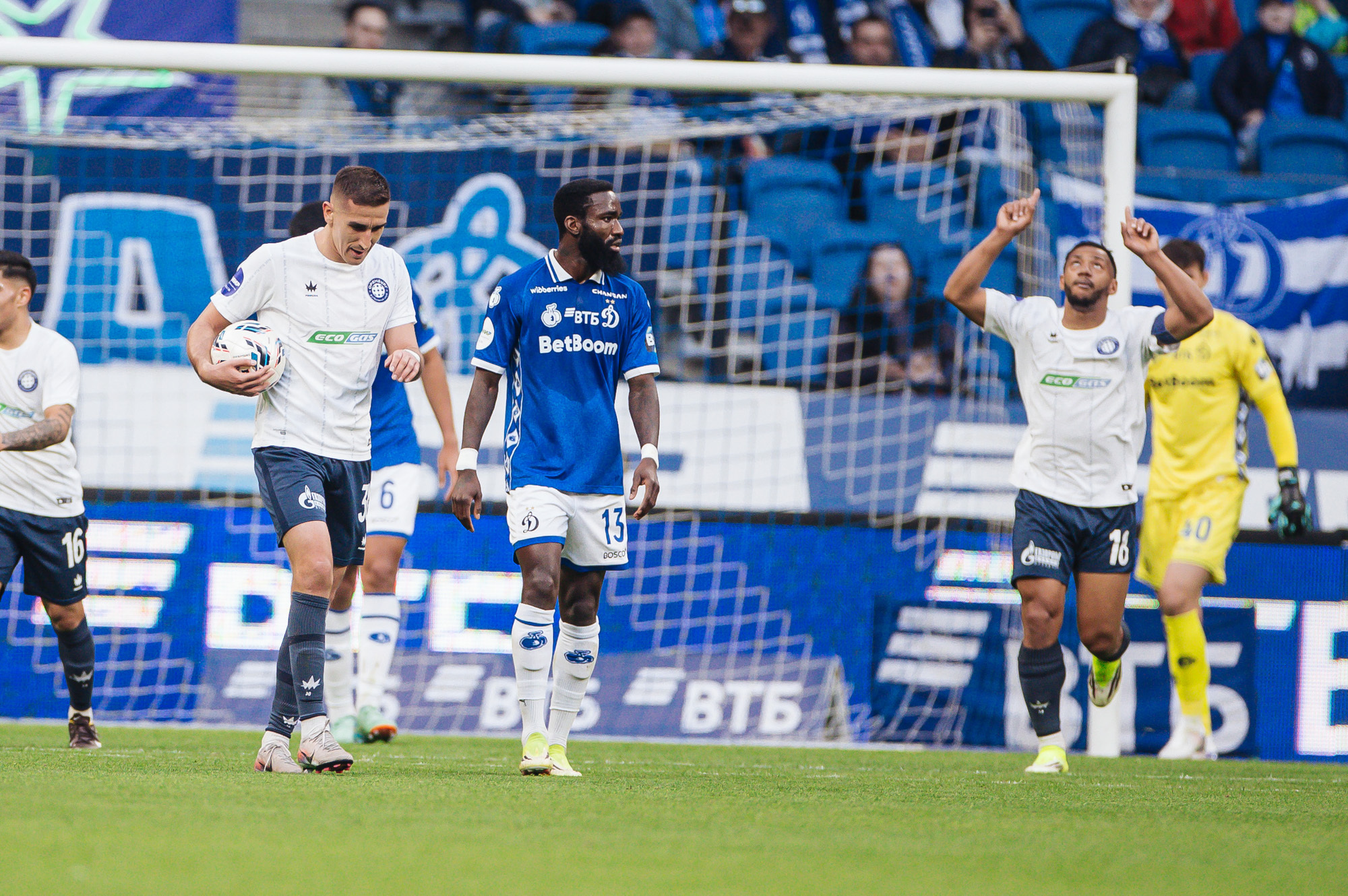 Фоторепортаж с домашнего матча против «Оренбурга»