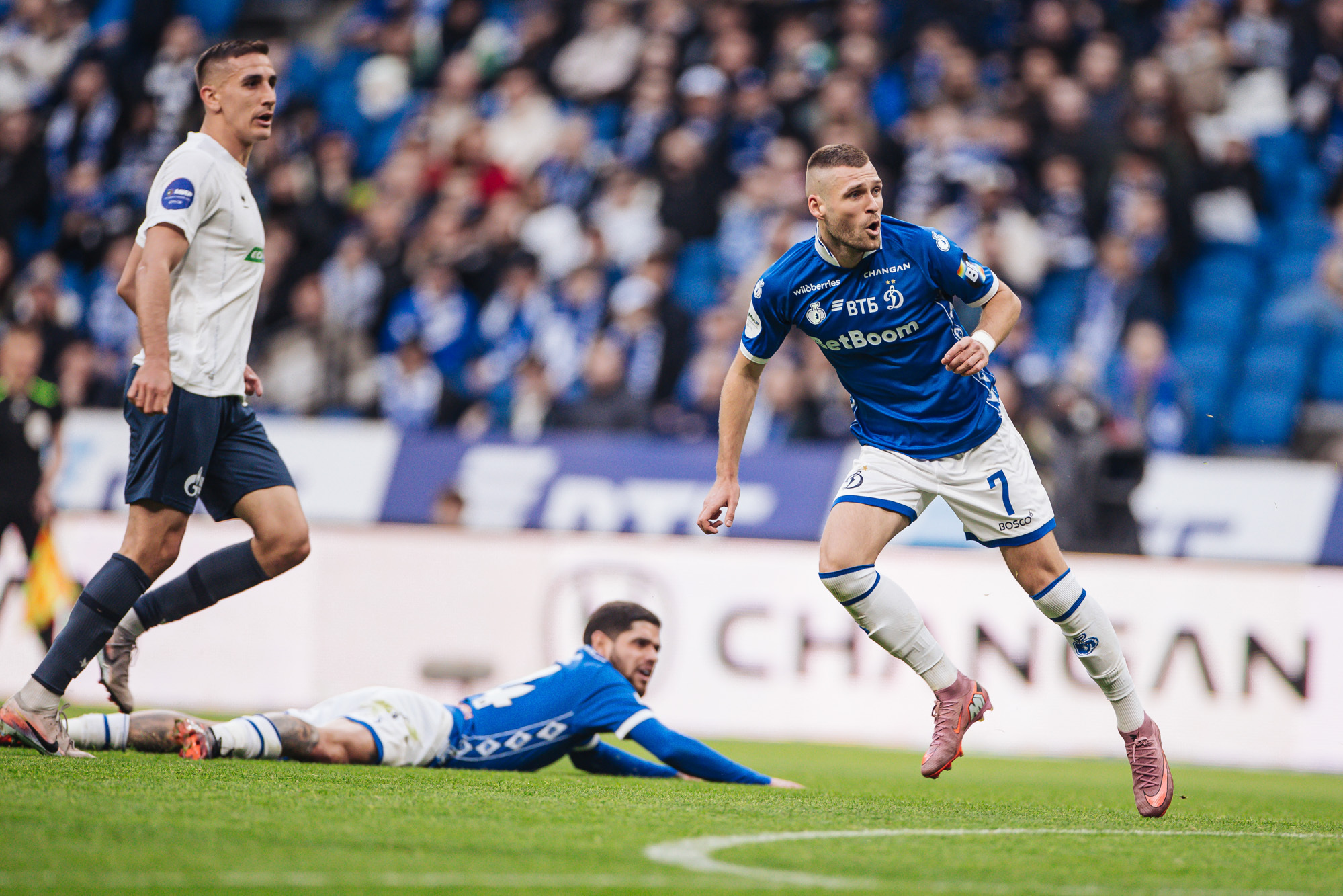 Фоторепортаж с домашнего матча против «Оренбурга»