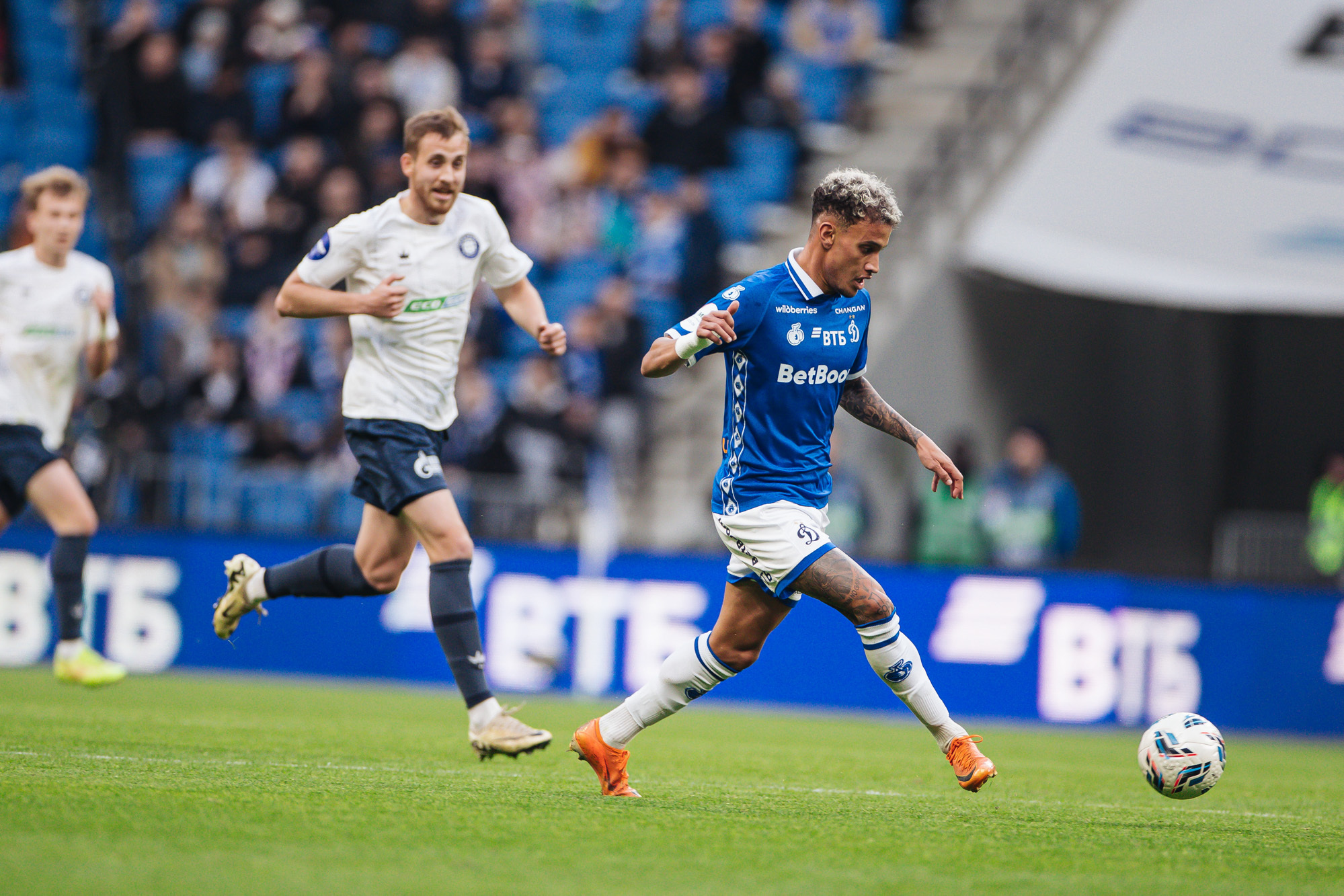 Фоторепортаж с домашнего матча против «Оренбурга»