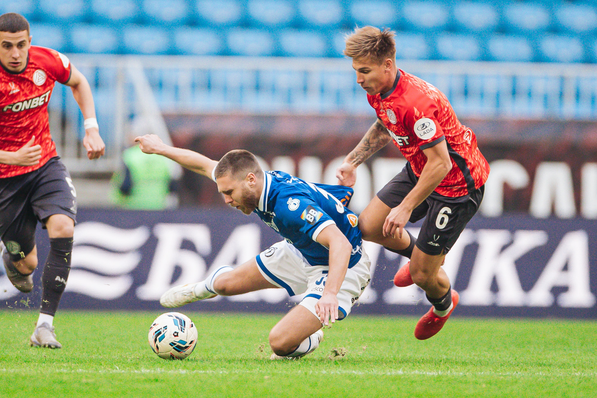 Reportaje fotográfico del partido fuera de casa contra Akron