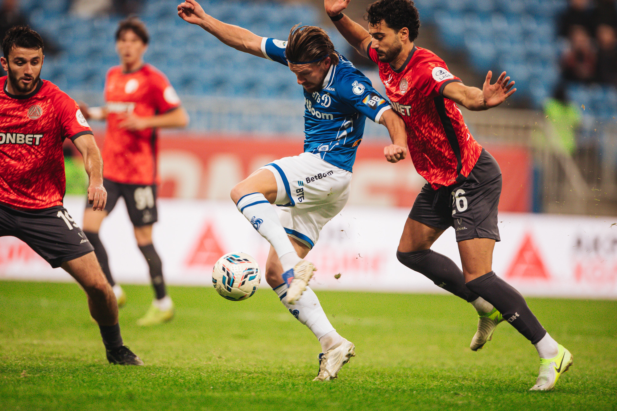 Reportaje fotográfico del partido fuera de casa contra Akron