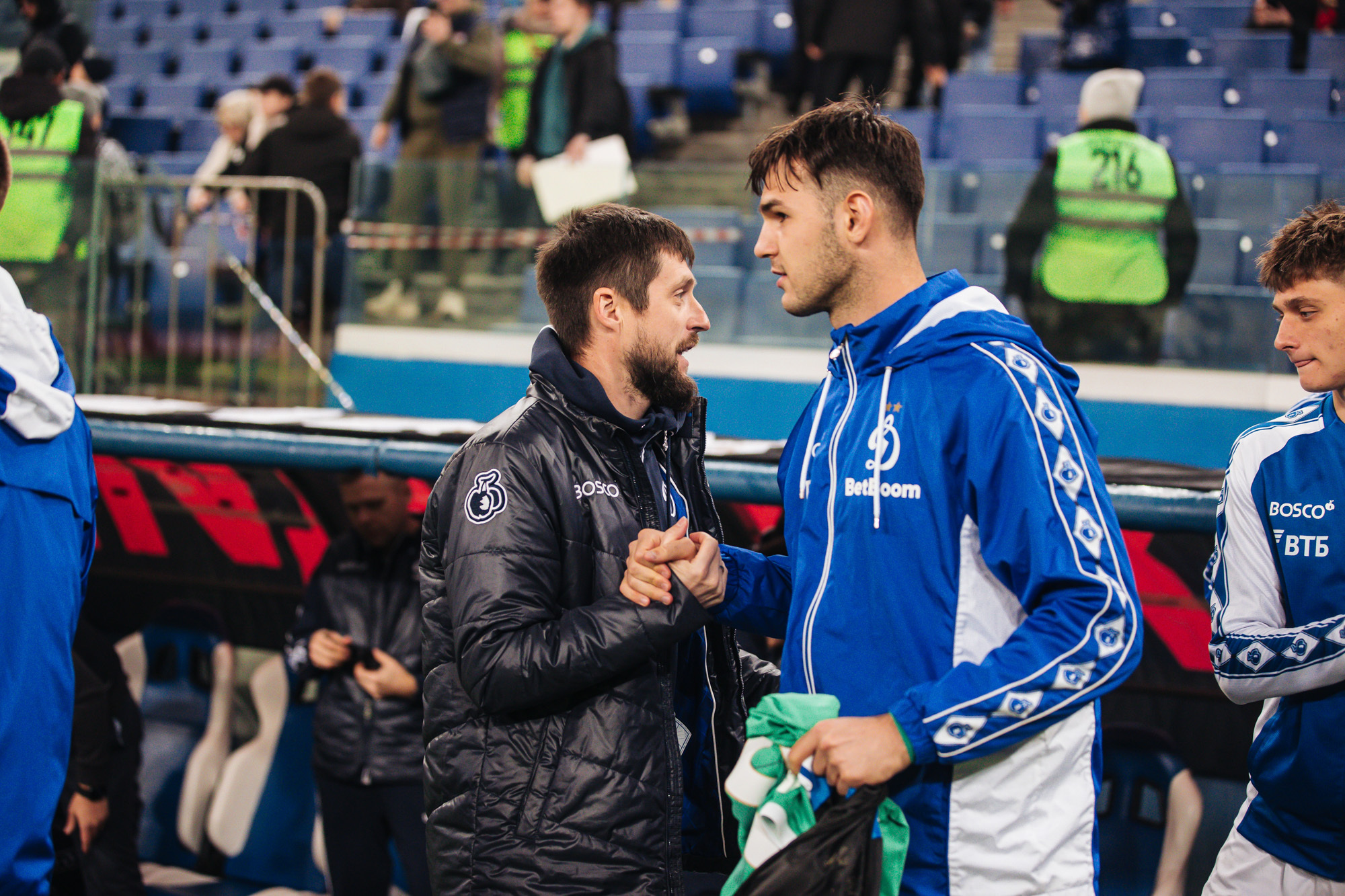 Reportaje fotográfico del partido fuera de casa contra Akron