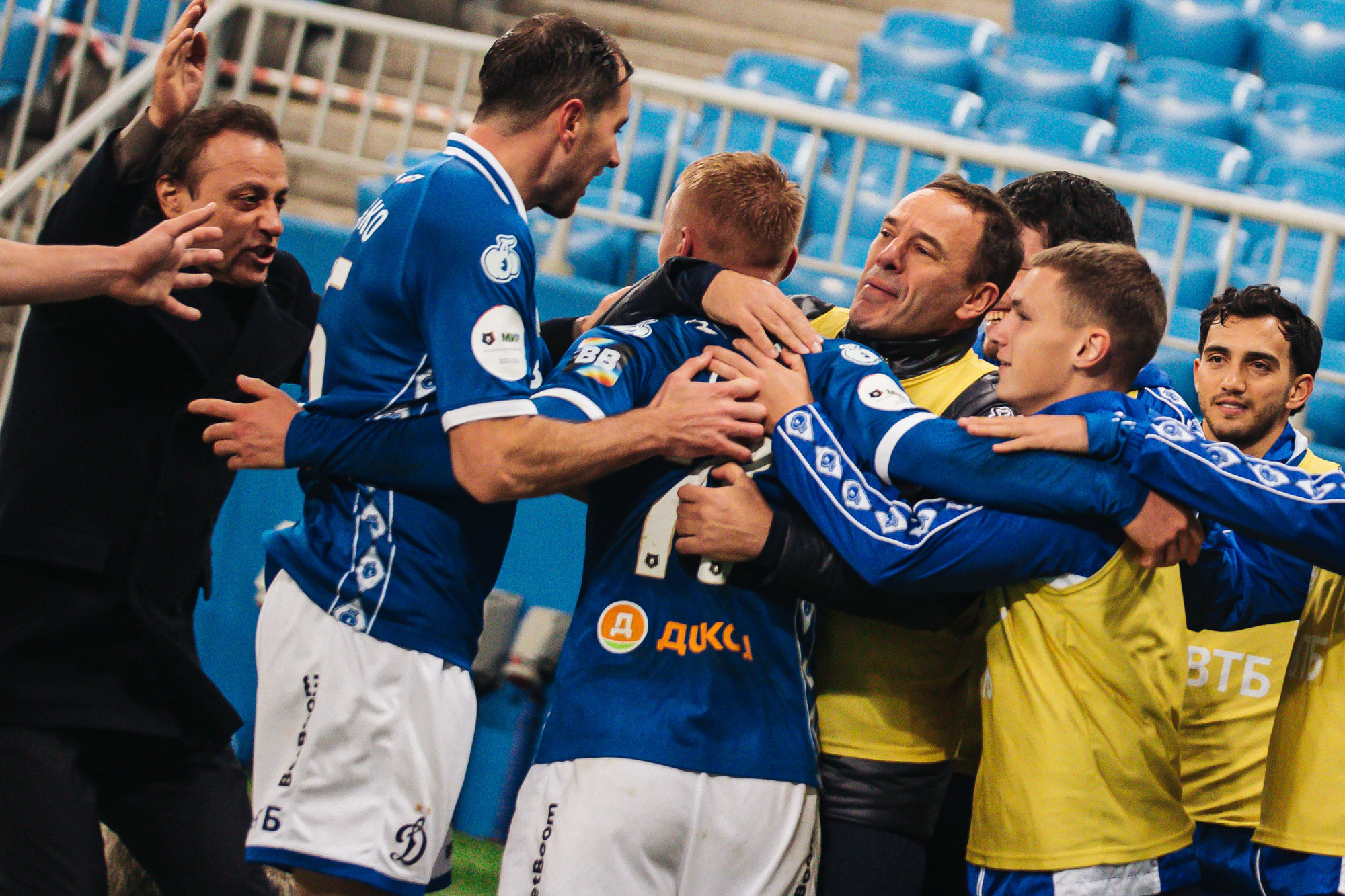 Reportaje fotográfico del partido fuera de casa contra Akron