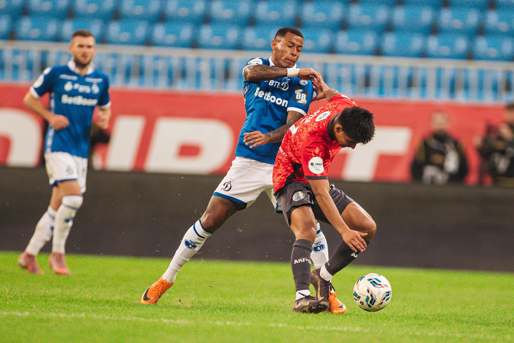 Reportaje fotográfico del partido fuera de casa contra Akron