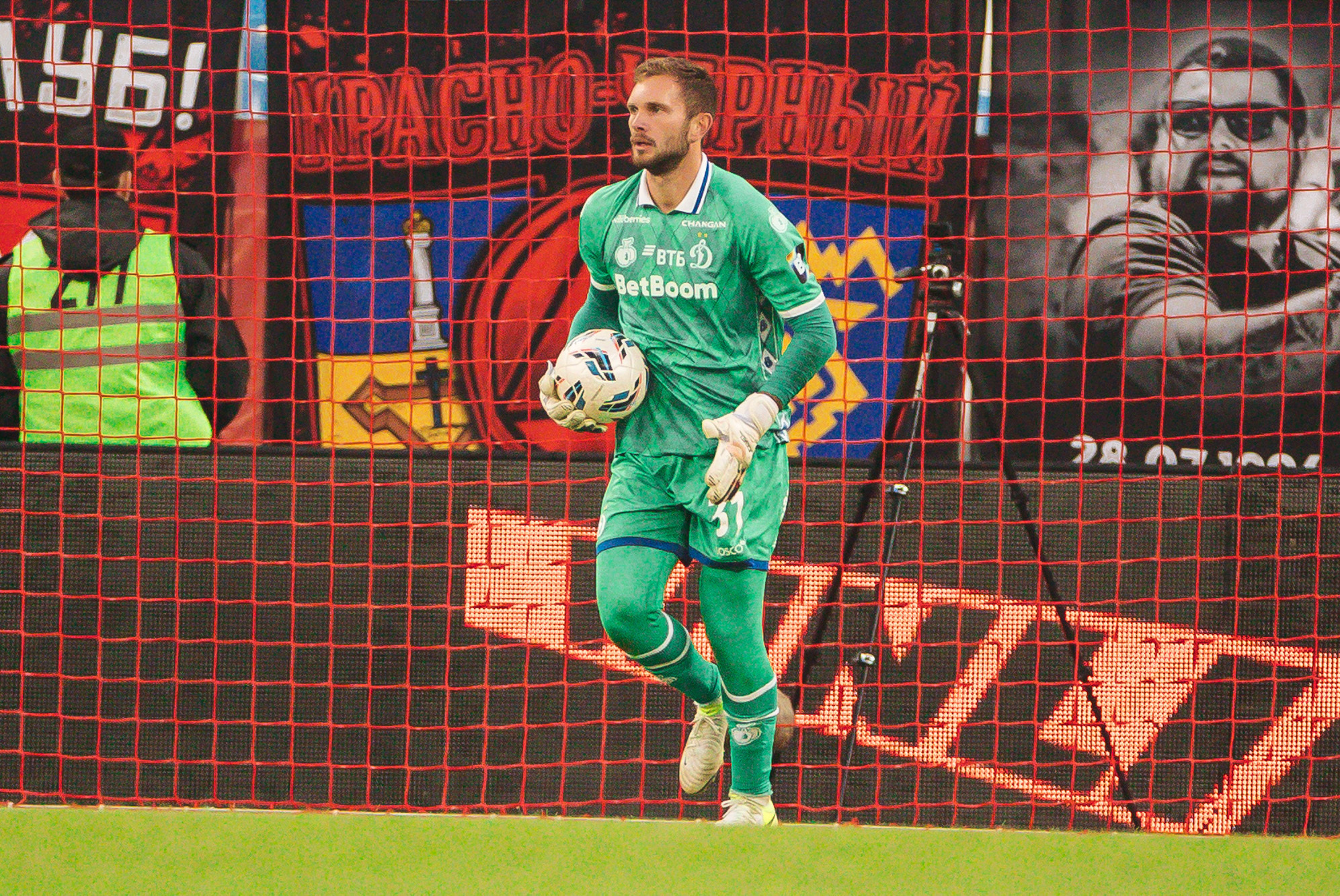 Reportaje fotográfico del partido fuera de casa contra Akron