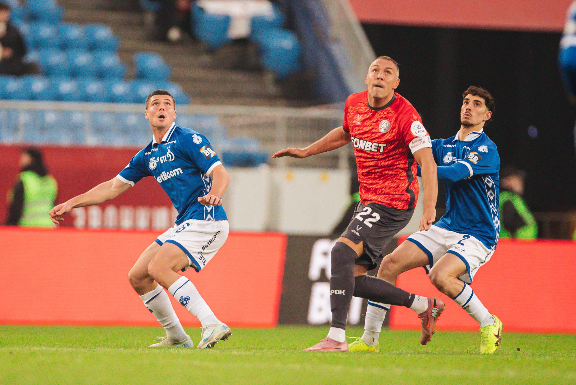 Reportaje fotográfico del partido fuera de casa contra Akron