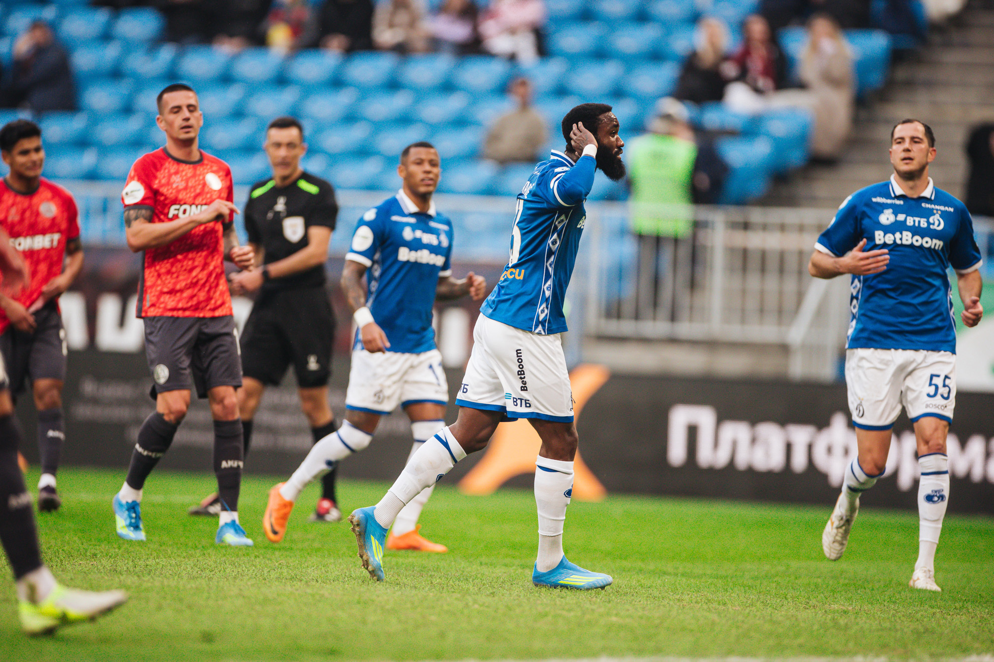 Reportaje fotográfico del partido fuera de casa contra Akron