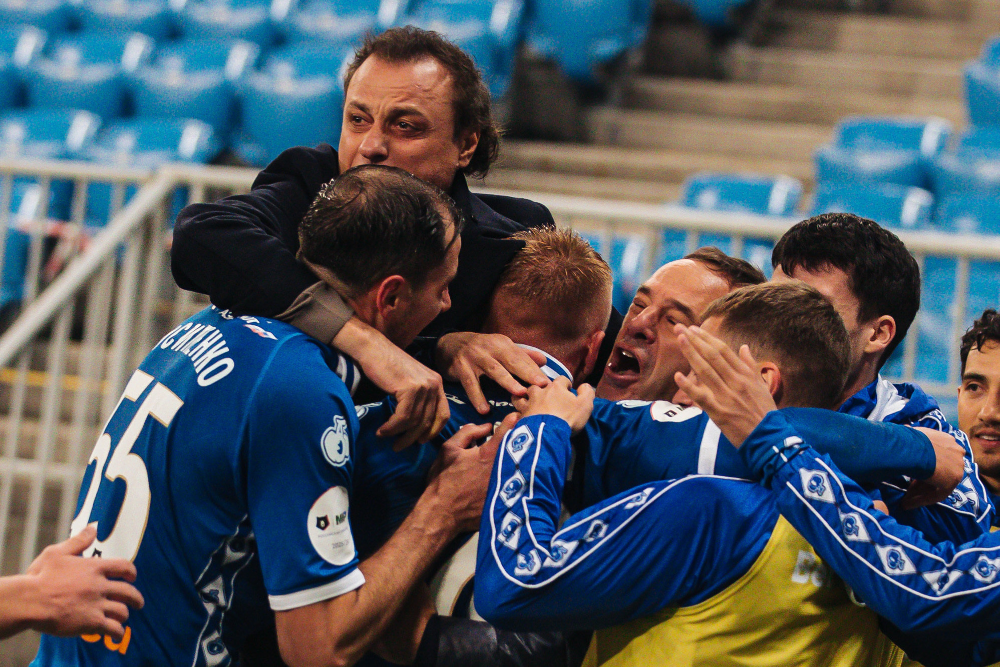 Reportaje fotográfico del partido fuera de casa contra Akron