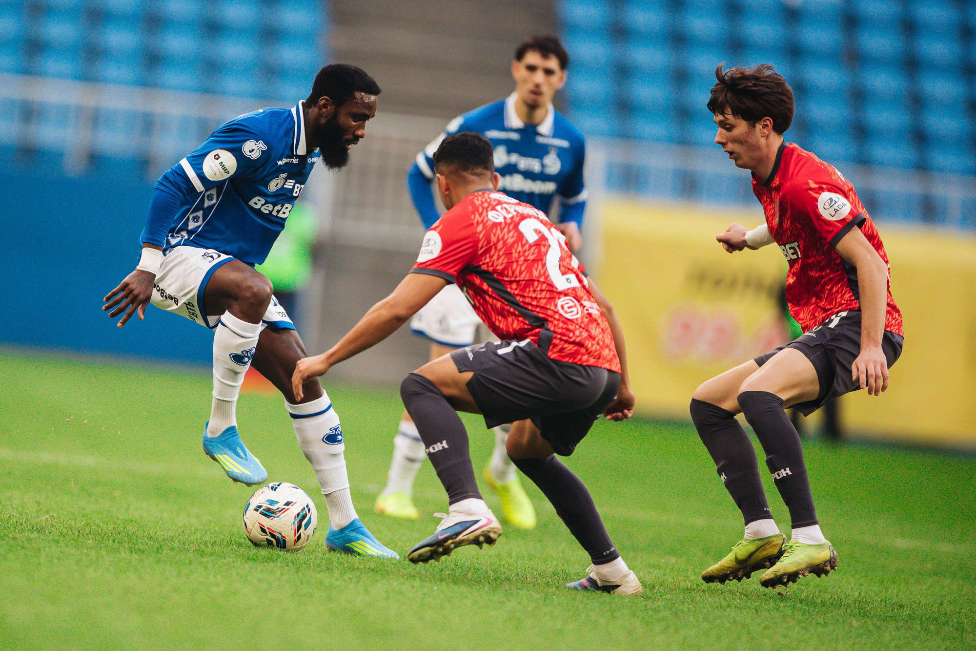 Reportaje fotográfico del partido fuera de casa contra Akron