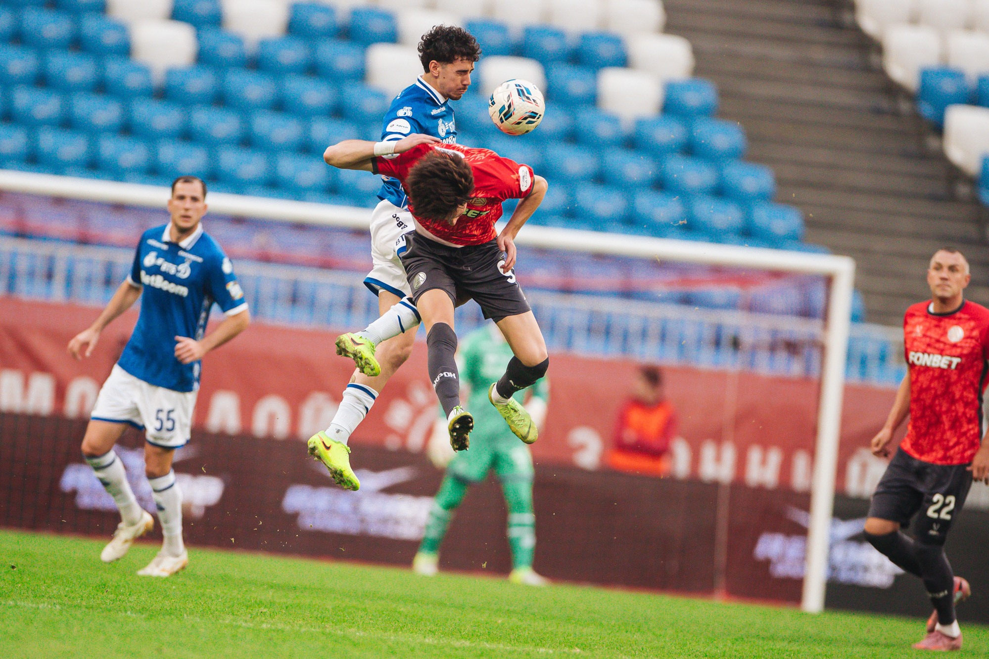 Reportaje fotográfico del partido fuera de casa contra Akron