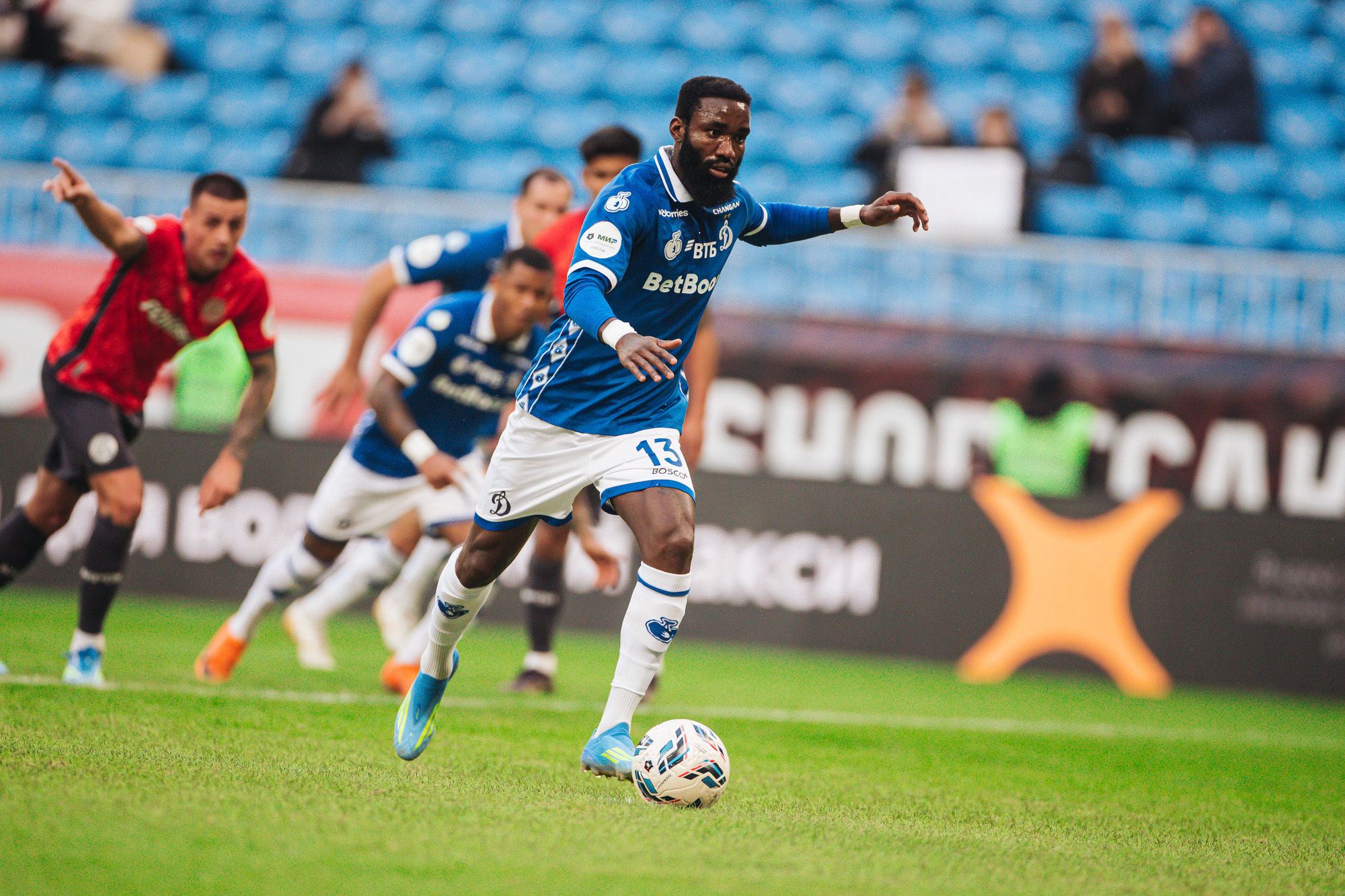 Reportaje fotográfico del partido fuera de casa contra Akron