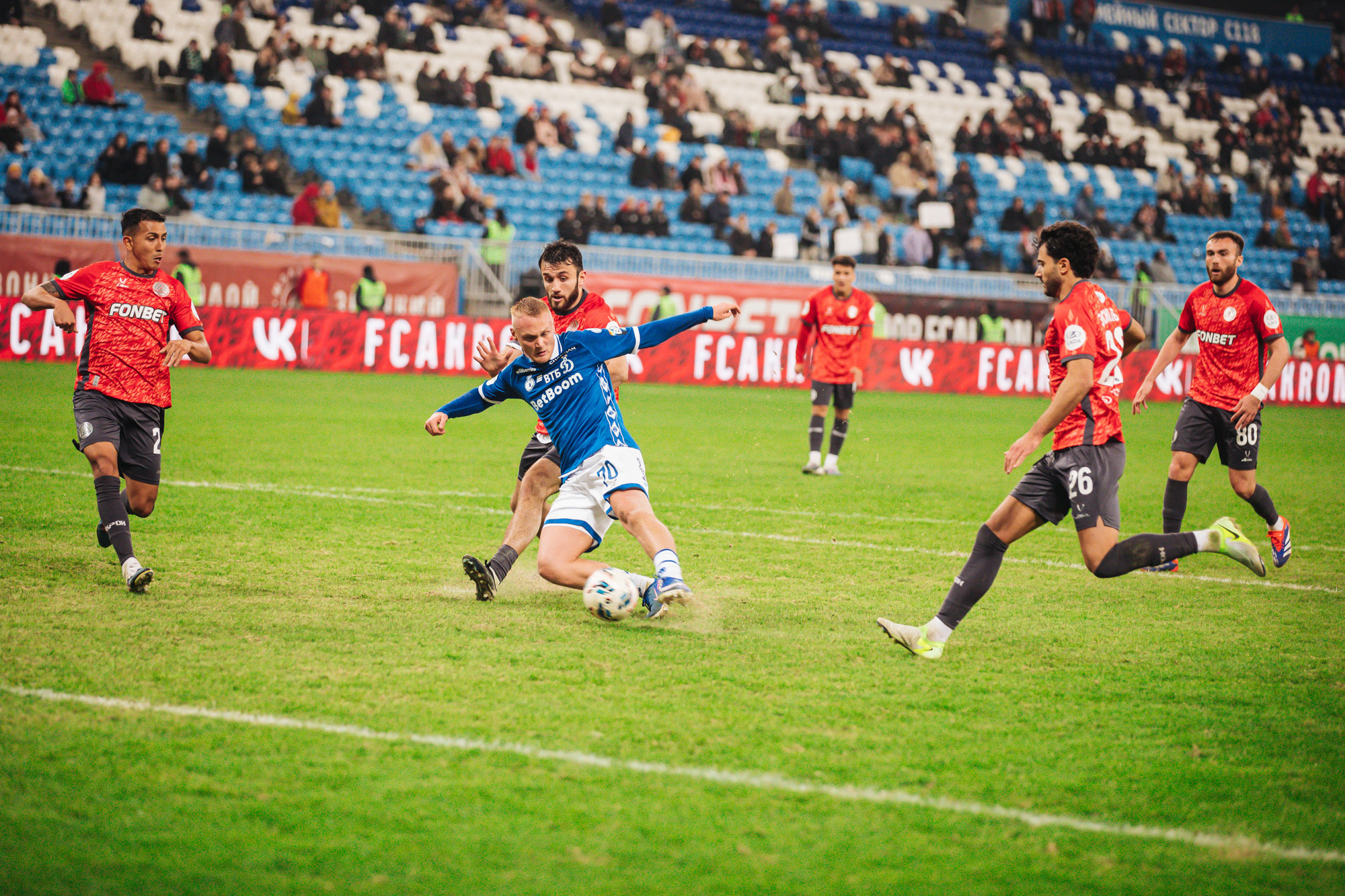 Reportaje fotográfico del partido fuera de casa contra Akron