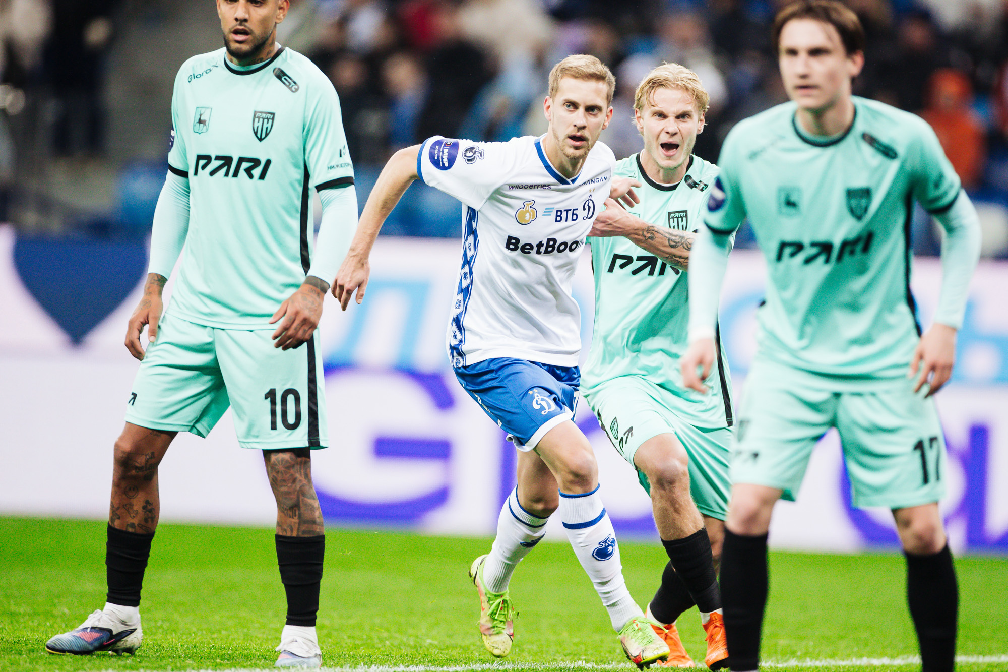 Фоторепортаж с выездного матча против «Пари НН»