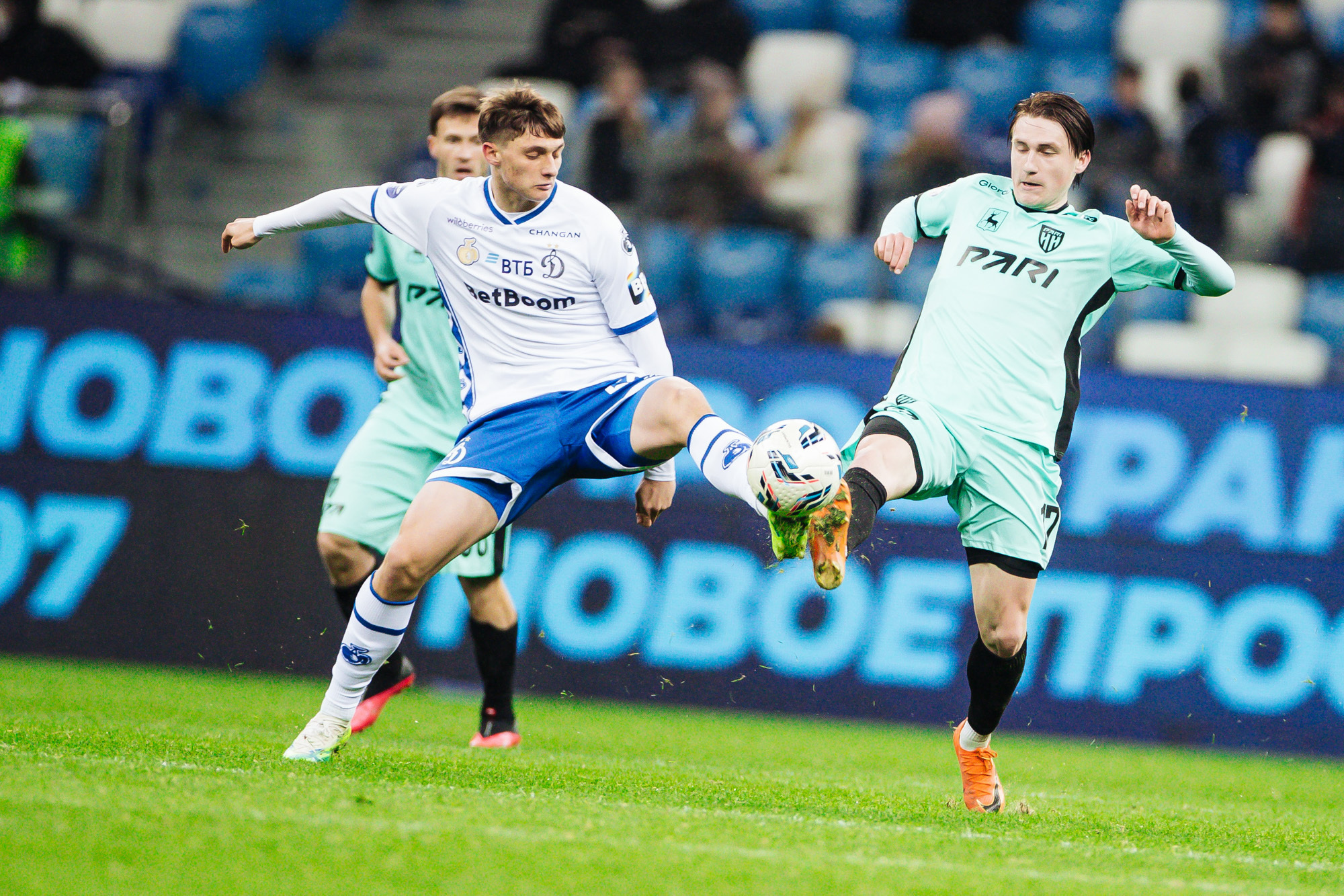 Фоторепортаж с выездного матча против «Пари НН»