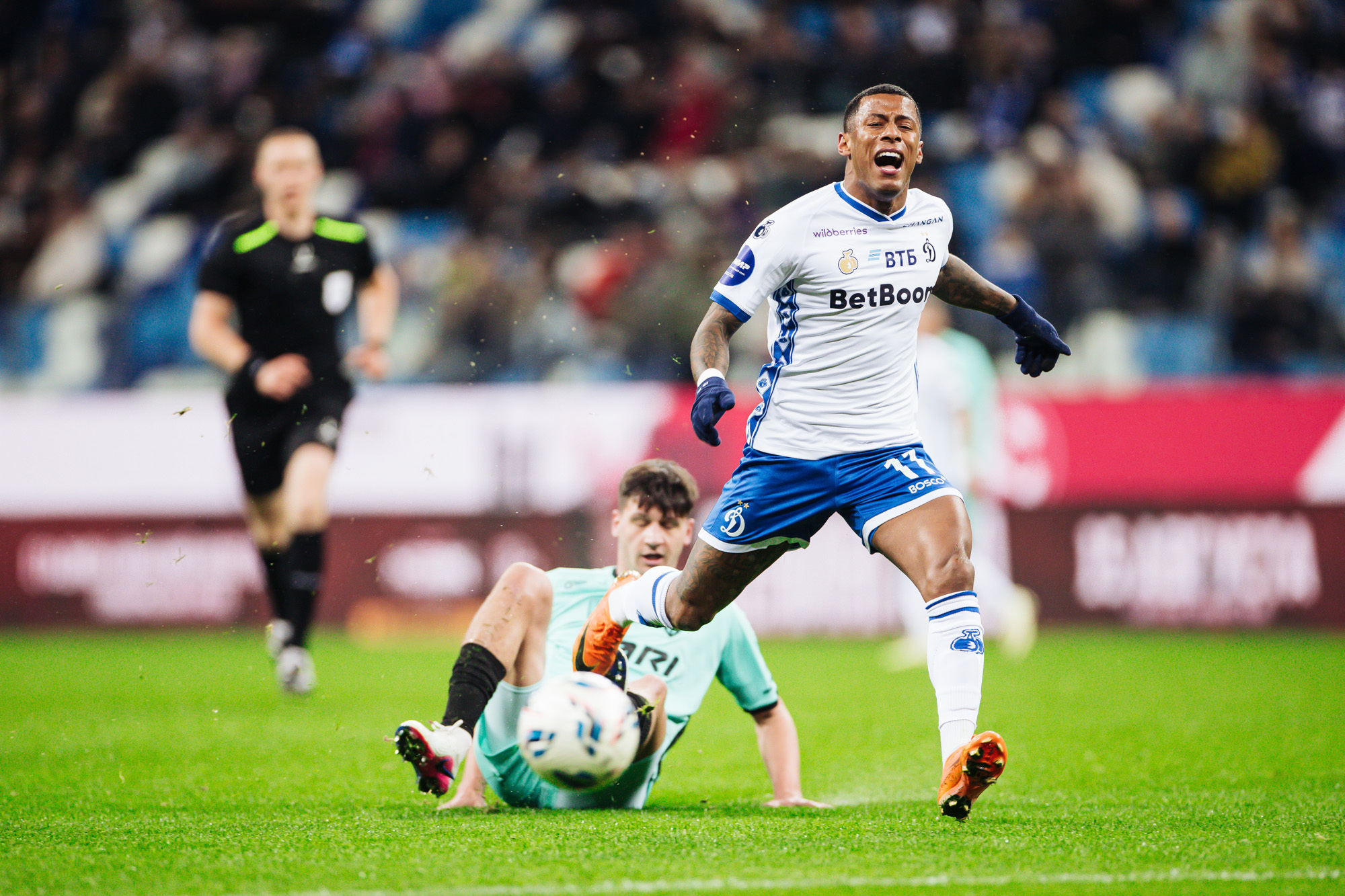 Фоторепортаж с выездного матча против «Пари НН»