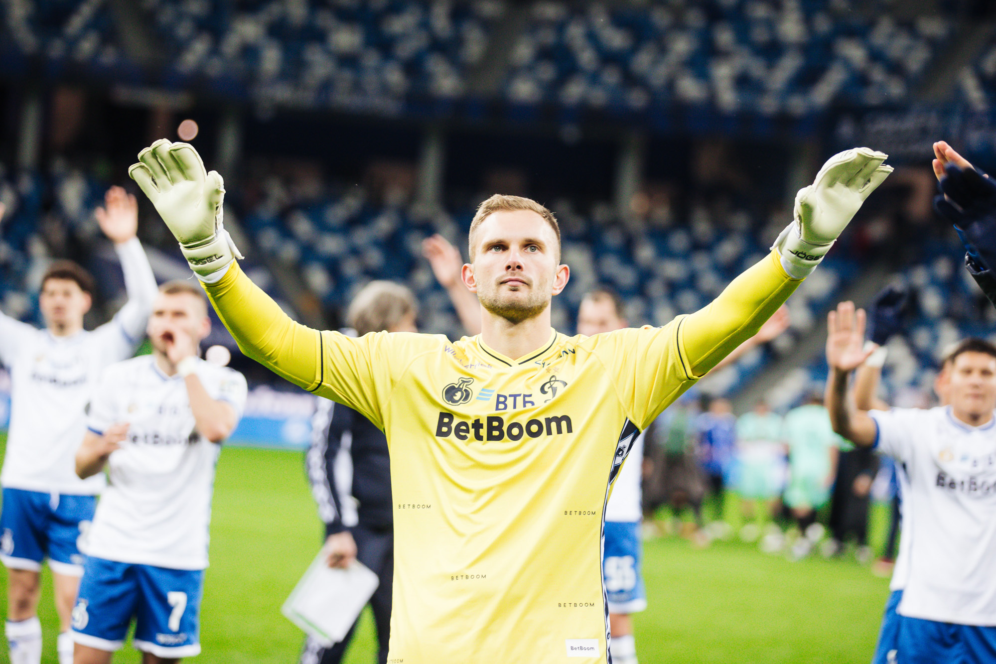 Фоторепортаж с выездного матча против «Пари НН»