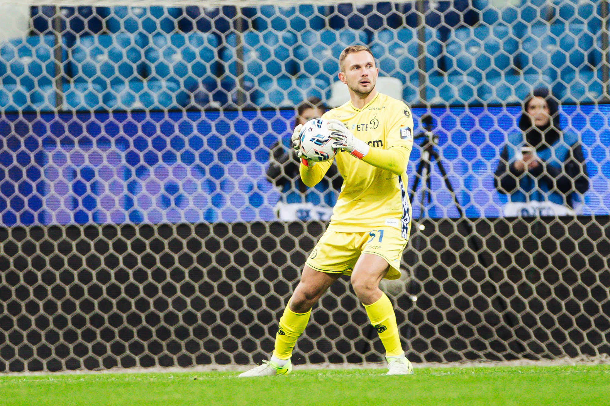 Фоторепортаж с выездного матча против «Пари НН»