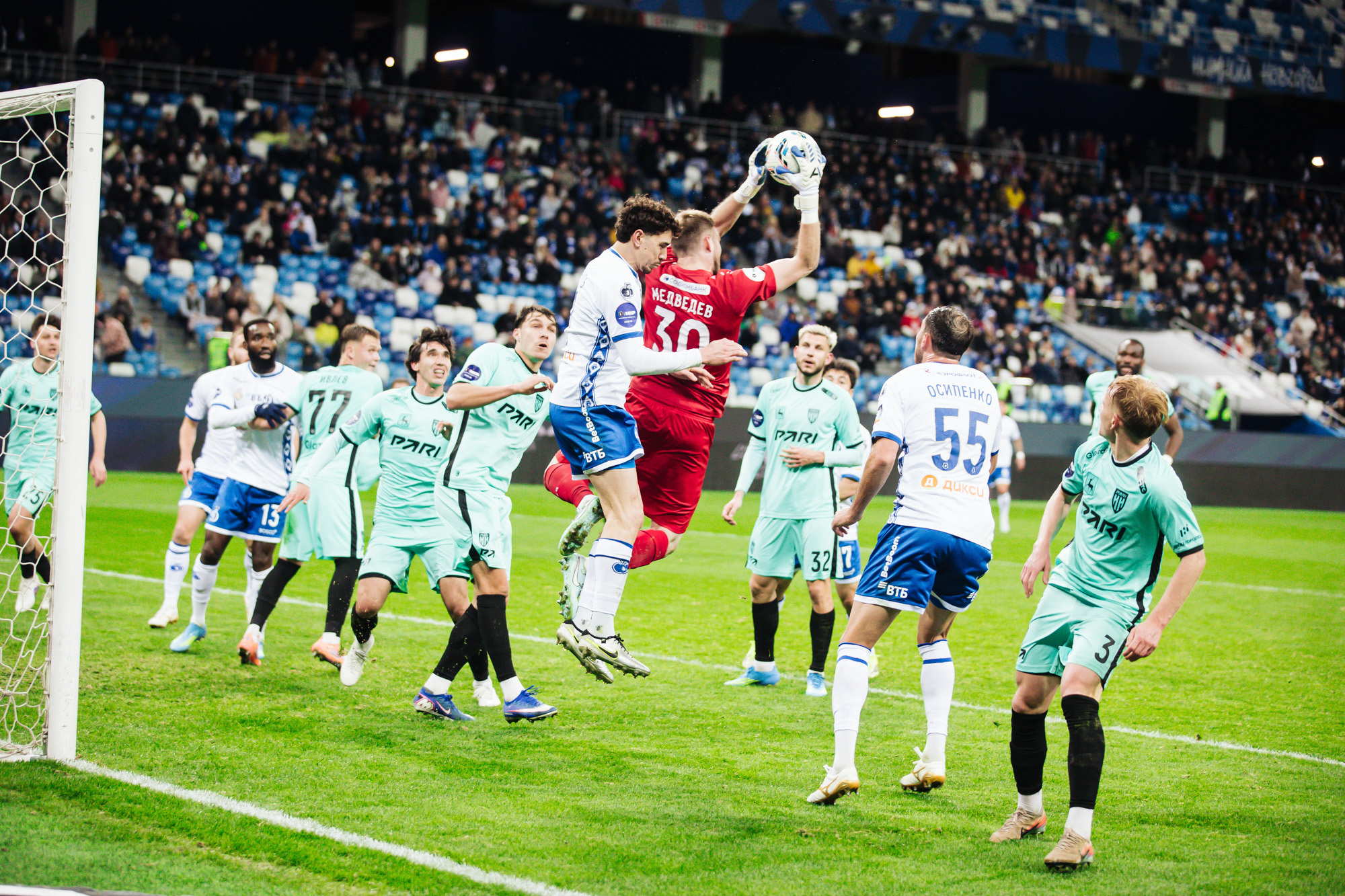 Фоторепортаж с выездного матча против «Пари НН»