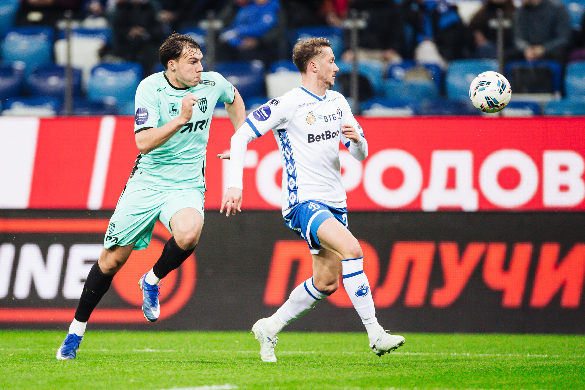 Фоторепортаж с выездного матча против «Пари НН»