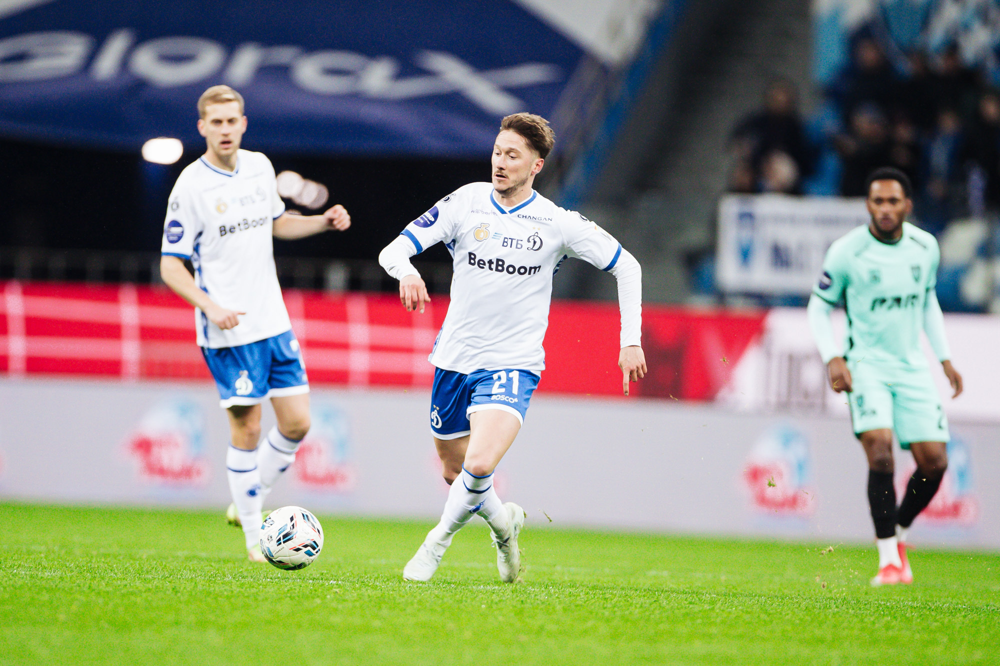 Фоторепортаж с выездного матча против «Пари НН»