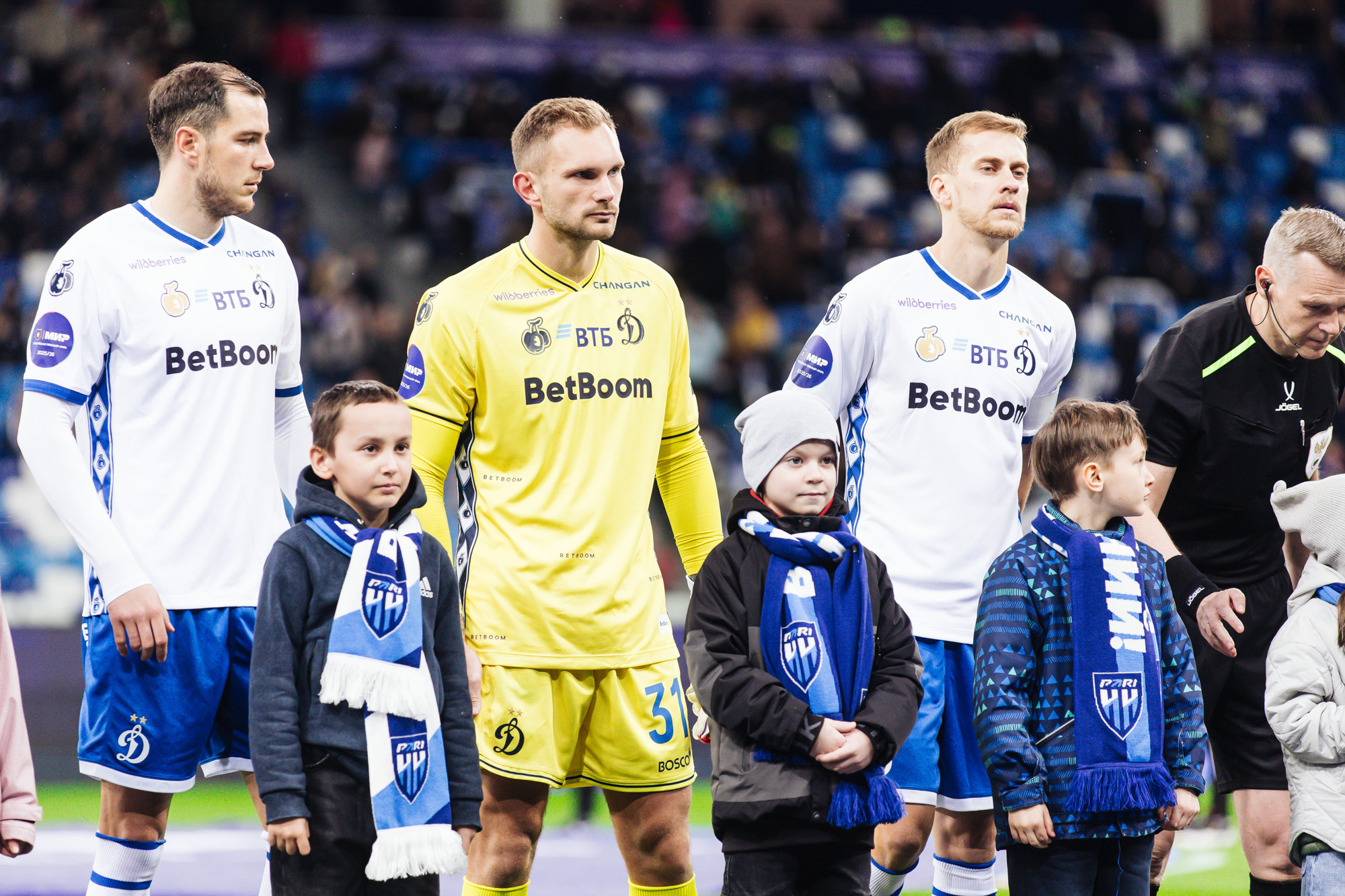 Фоторепортаж с выездного матча против «Пари НН»