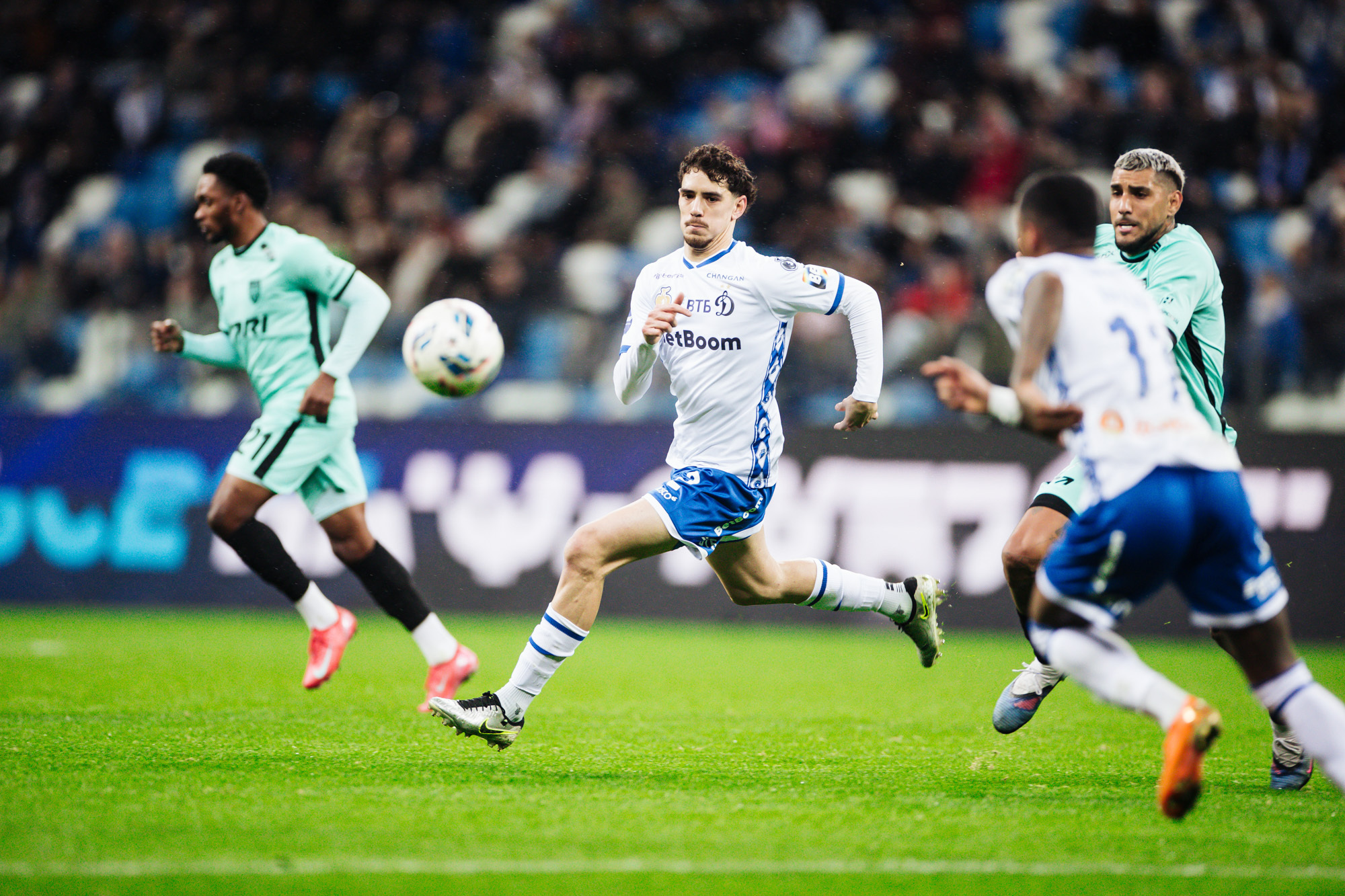 Фоторепортаж с выездного матча против «Пари НН»